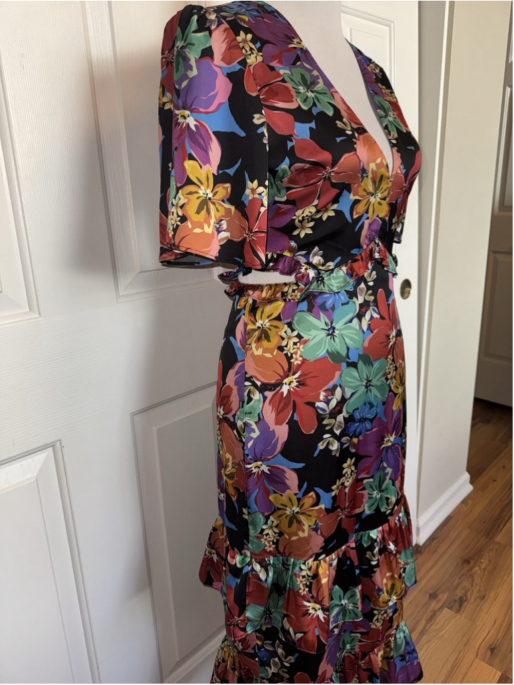 Tularosa Kaylee Floral Ruffle Midi Dress XS Romantic Wedding Guest Garden Party - Picture 4 of 16